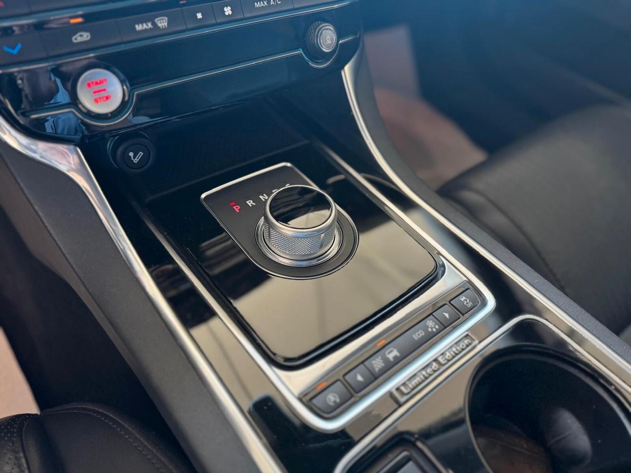 Jaguar XE 2.0 D Turbo 180CV aut. Portfolio