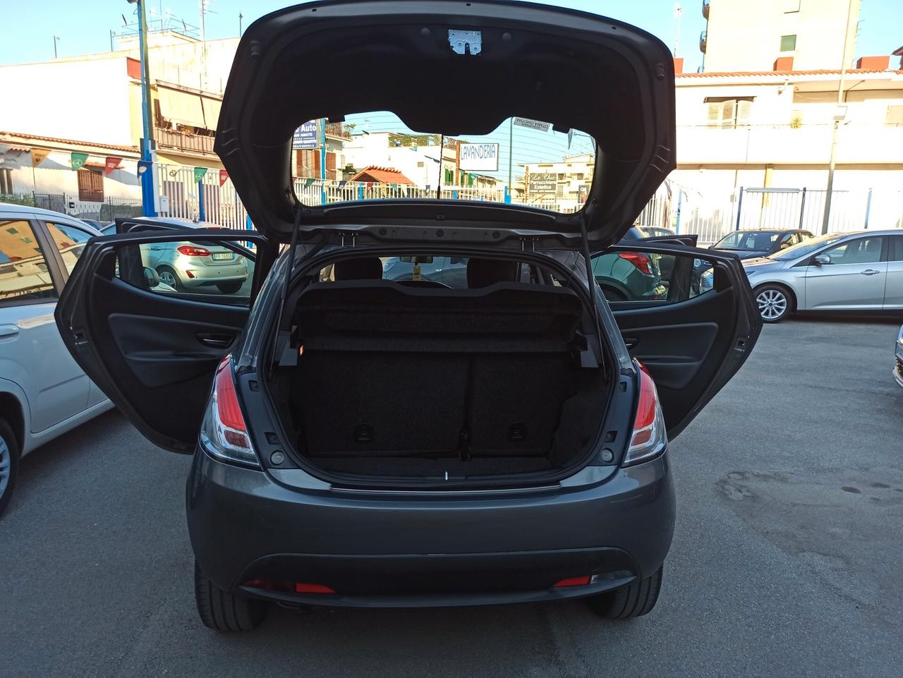 Lancia Ypsilon 1.2 69 CV 5 porte S&S Gold