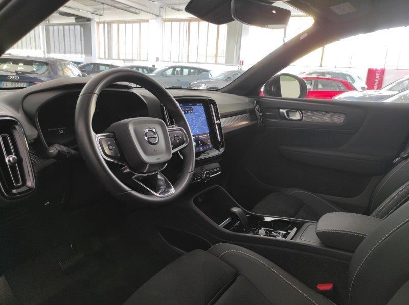 VOLVO XC40 (2017-->) - XC40 B4 AWD automatico Ultimate Dark