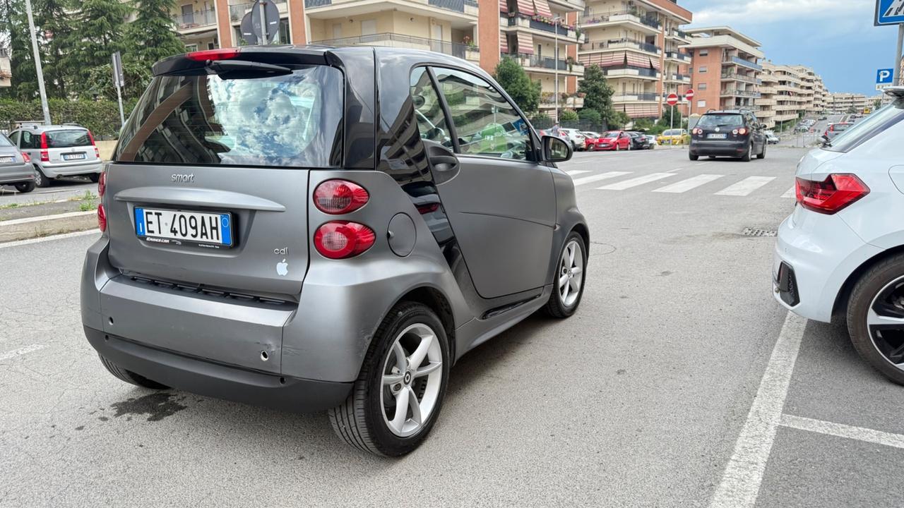 Smart ForTwo 800 40 kW coupé pulse cdiLED NAVI BLUETOOTH CAMBIO AL VOLANTE