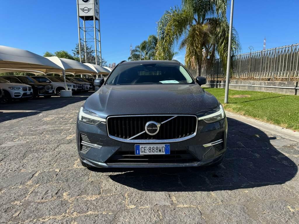 Volvo XC60 2.0 B4 Momentum Auto