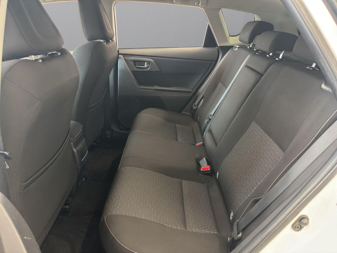 Toyota Auris 5p 1.8h Active+