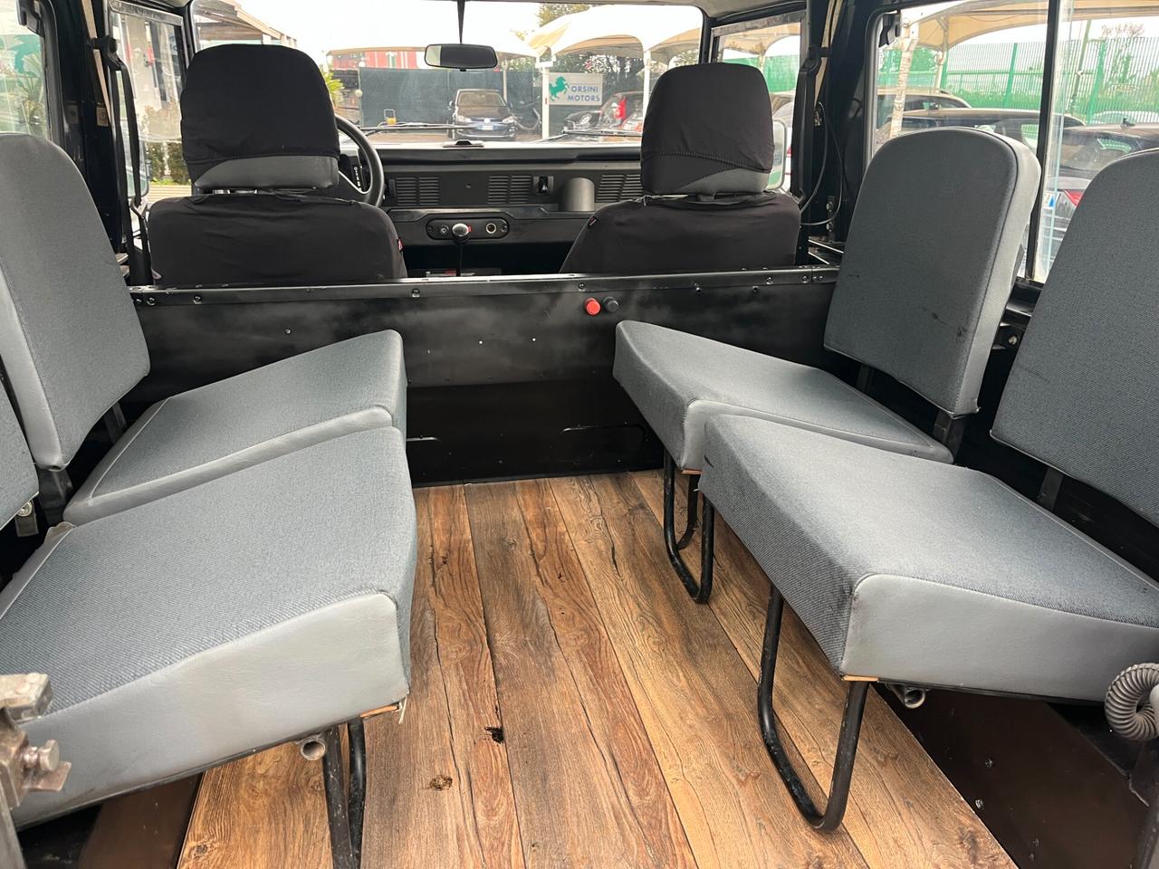 Land Rover Defender 90 BENZINA 6 POSTI