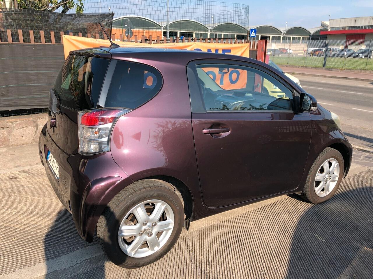 Toyota iQ 1.0 Adatta per neopatentati
