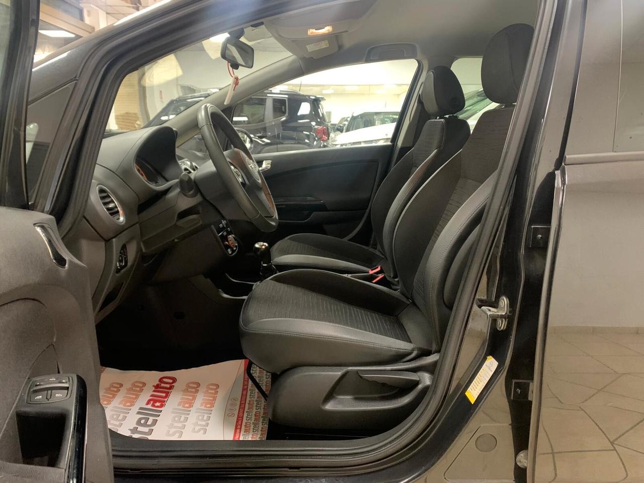 Opel Corsa 1.2 5 porte Sport