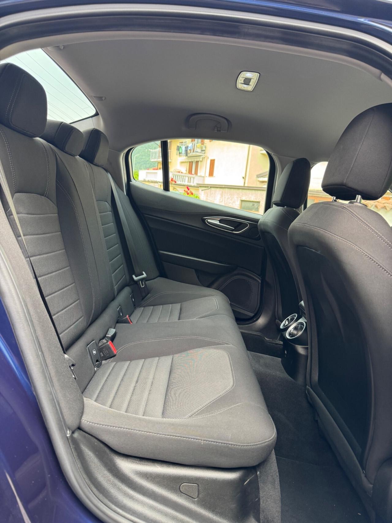 Alfa Romeo Giulia 2.2 Turbodiesel 180 CV Business Sport
