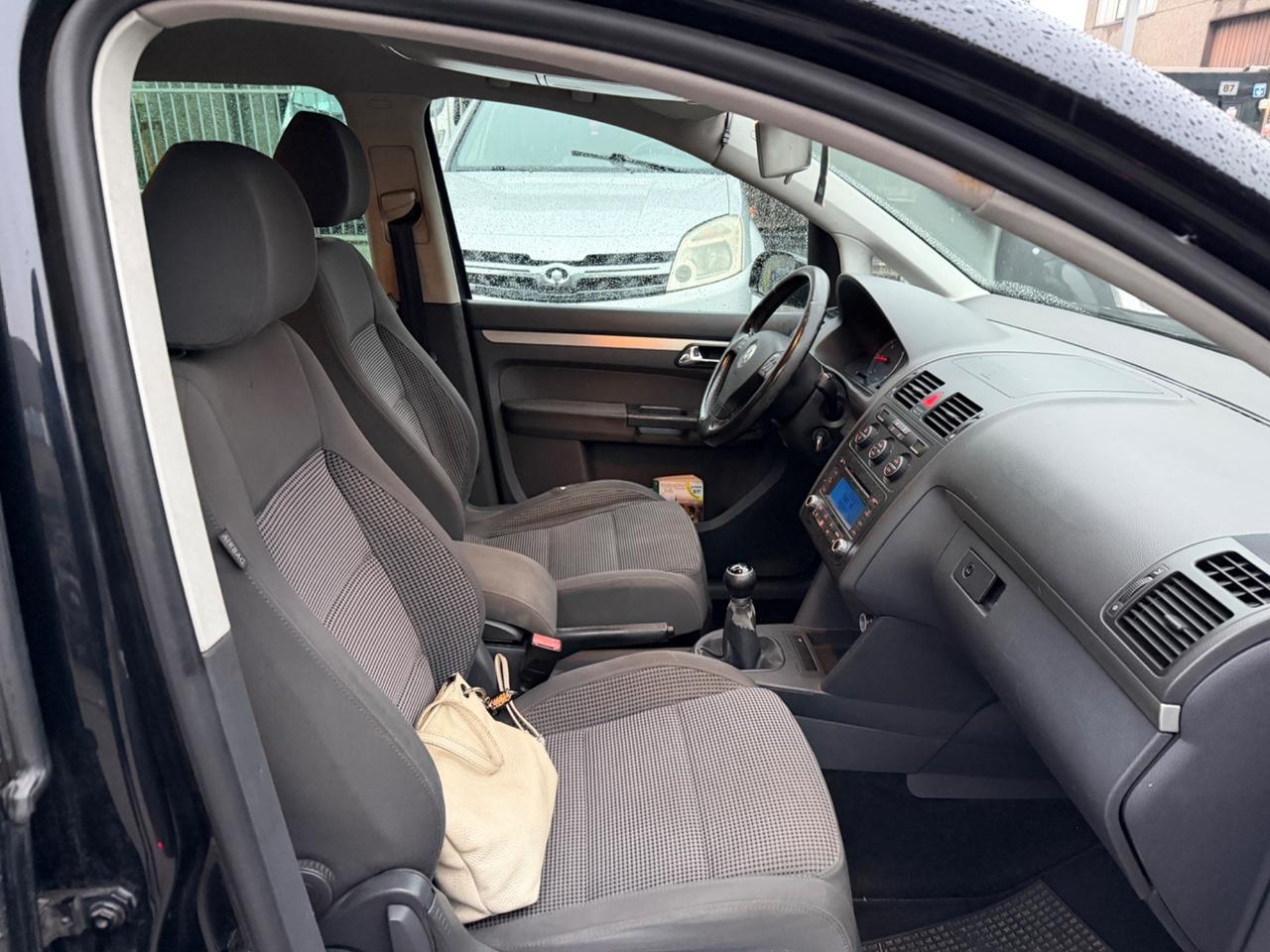 VW Touran 2.0 TDI 5-POSTI 6-MRCE FAMIGLIARE