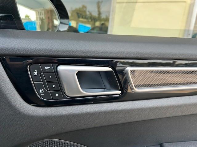 Porsche Cayenne Coupé 3.0 V6 E-Hybrid Platinum Edition