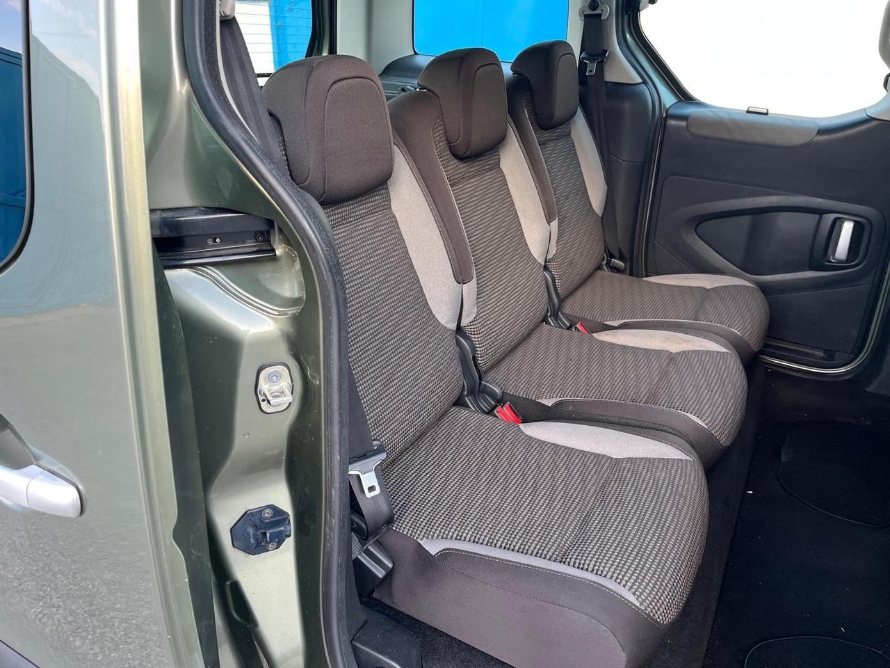 Peugeot partner tepee-5P-1.6 hdi-2012