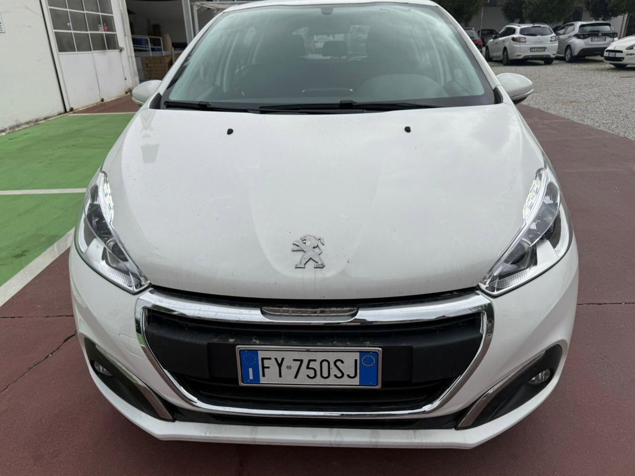 Peugeot 208 PureTech 82 5 porte FINANZIABILE