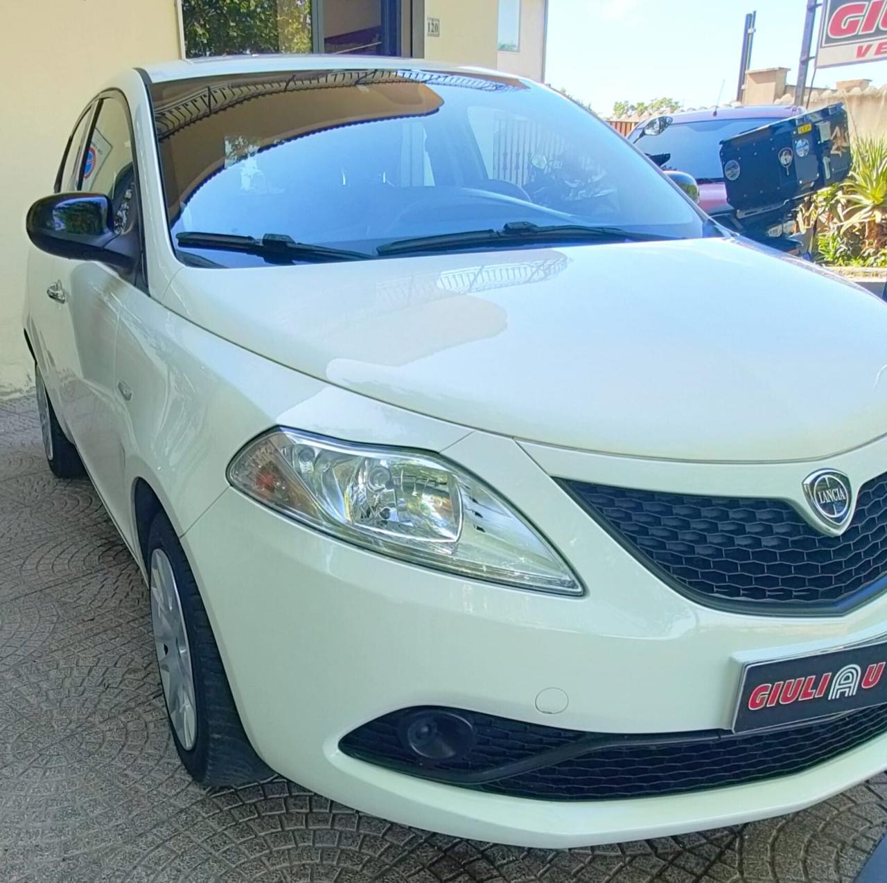 Lancia Ypsilon 1.2 69 CV 5 porte S&S Gold
