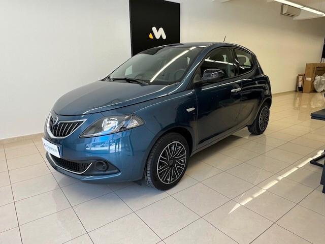 Lancia Ypsilon 1.0 FireFly 5 porte S&S Hybrid Ecochic Silver