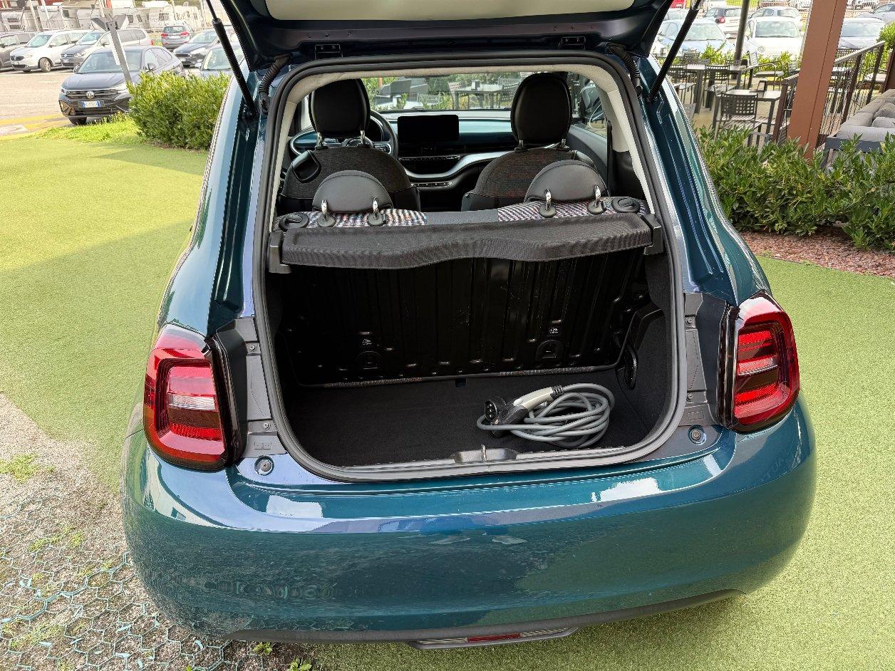 Fiat 500e 42 kWh Icon - 15000KM - IVA ESPOSTA