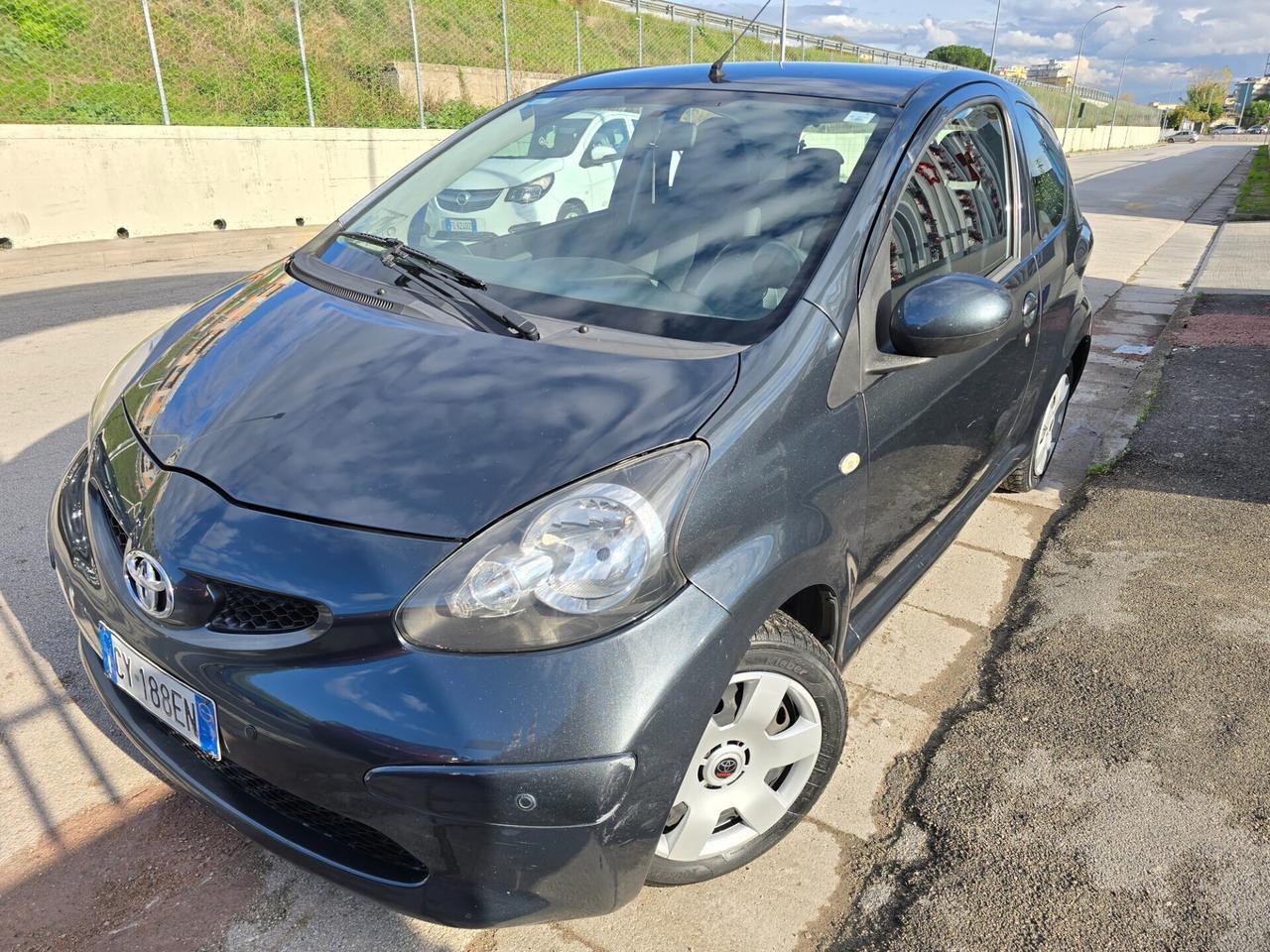 Toyota Aygo 1.0 12V VVT-i 3 porte Sol