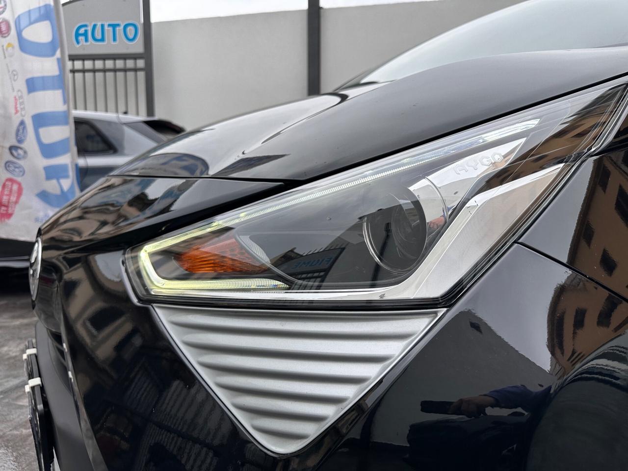 Toyota Aygo Connect 1.0 VVT-i 72 CV 5 porte x-play