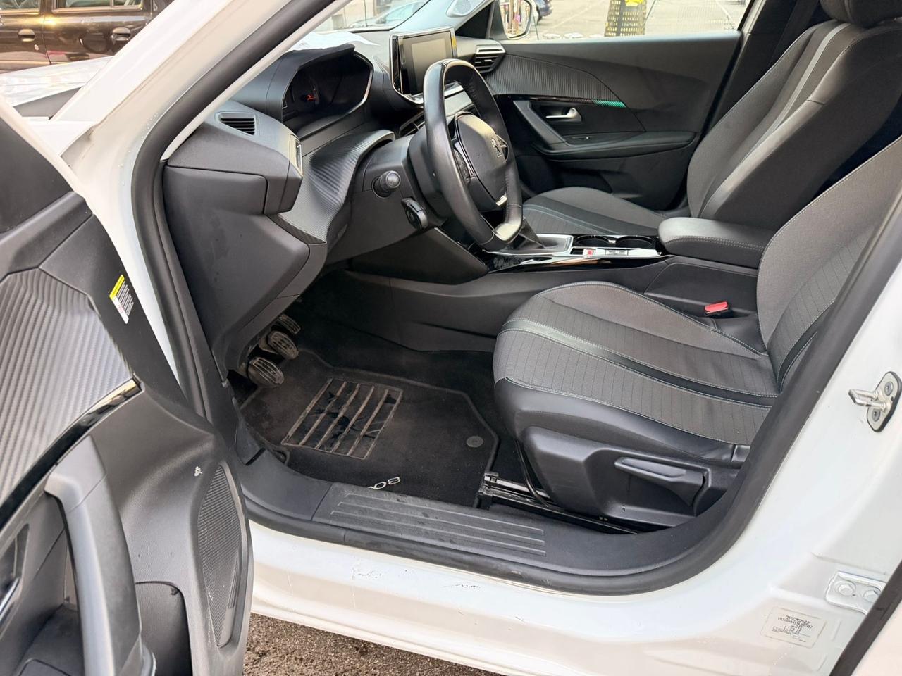 Peugeot 2008 PureTech 100 S&S Allure Pack