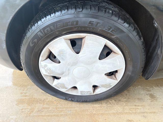 TOYOTA Yaris 1.0 5 porte OK NEIèATENTATI BòUETHOOT