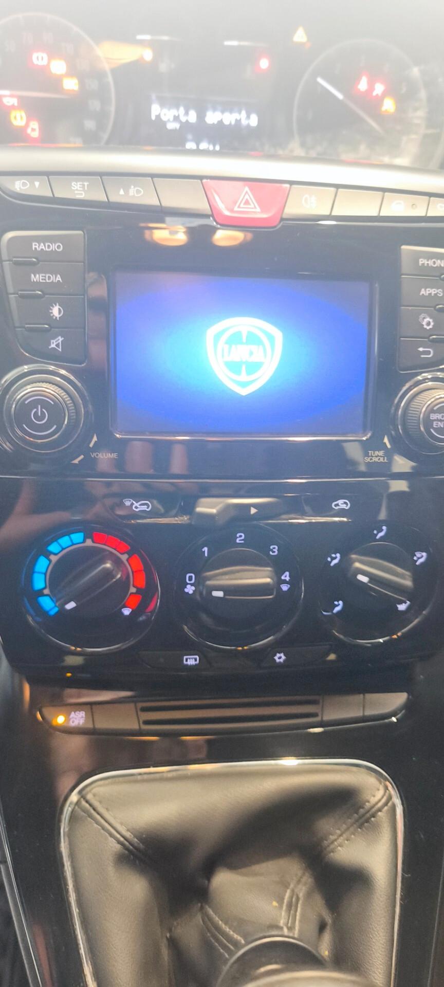 Lancia Ypsilon 1.2 69CV Gold SENSORI 2016