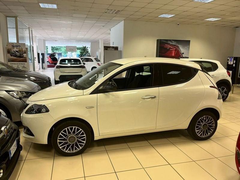 Lancia Ypsilon 1.0 FireFly 5 porte S&S Hybrid Gold Plus