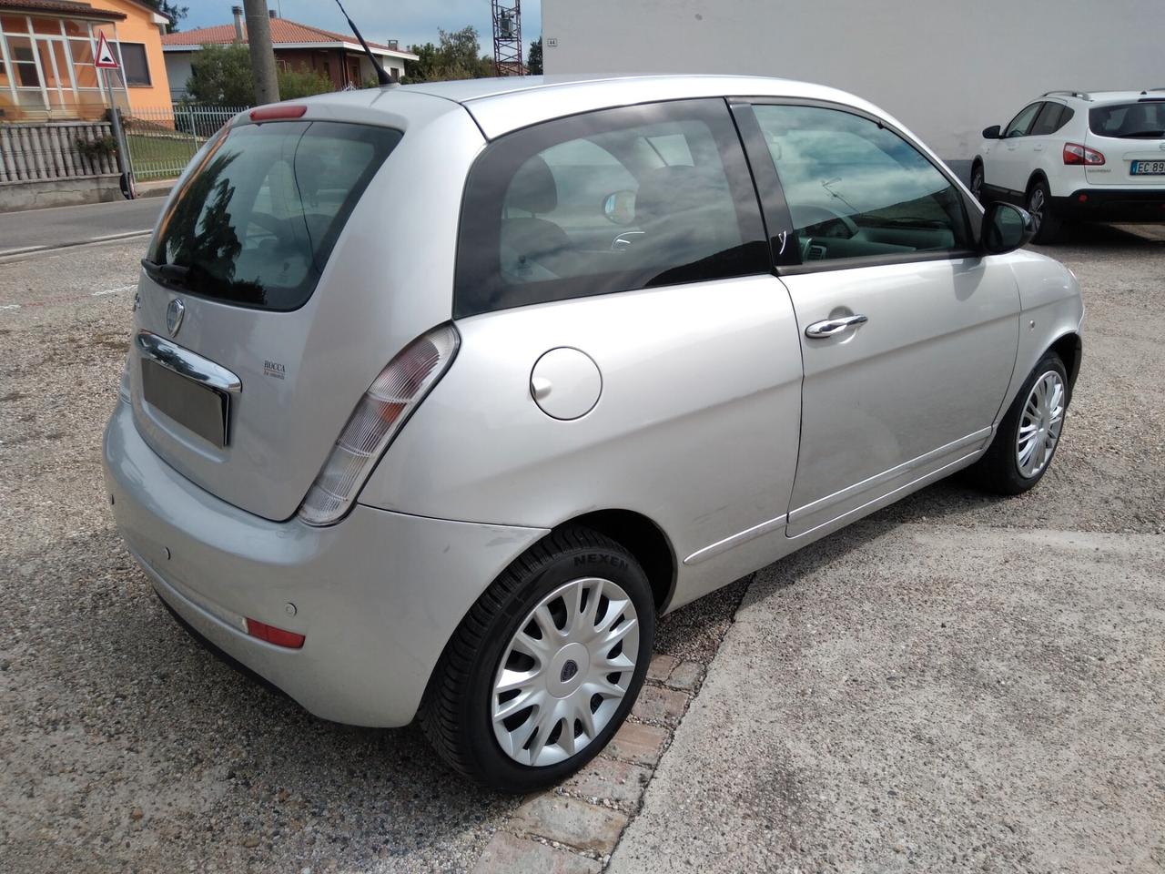 Lancia Ypsilon 1.3 MJT 75 CV Platinum x neopatentati