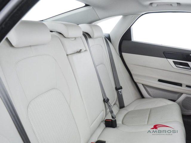 JAGUAR XF 2.0 D 240 CV AWD aut. Prestige - PER OPERATORI DEL
