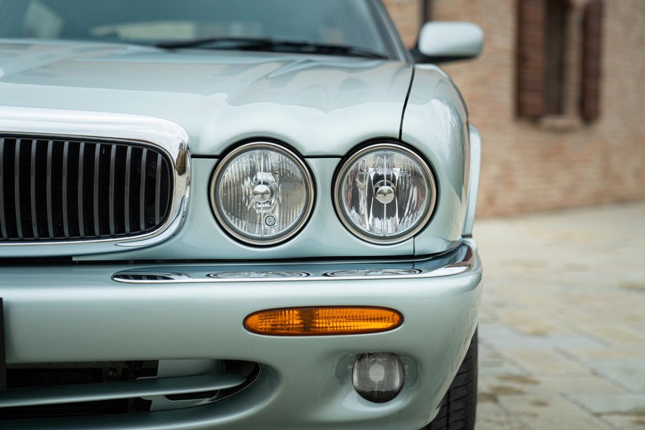 Jaguar XJ8 3.2 - JAG00078