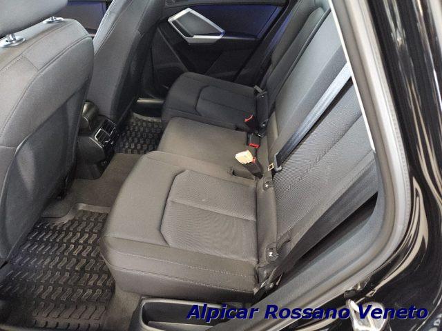 AUDI Q3 35 TDI Business Advanced