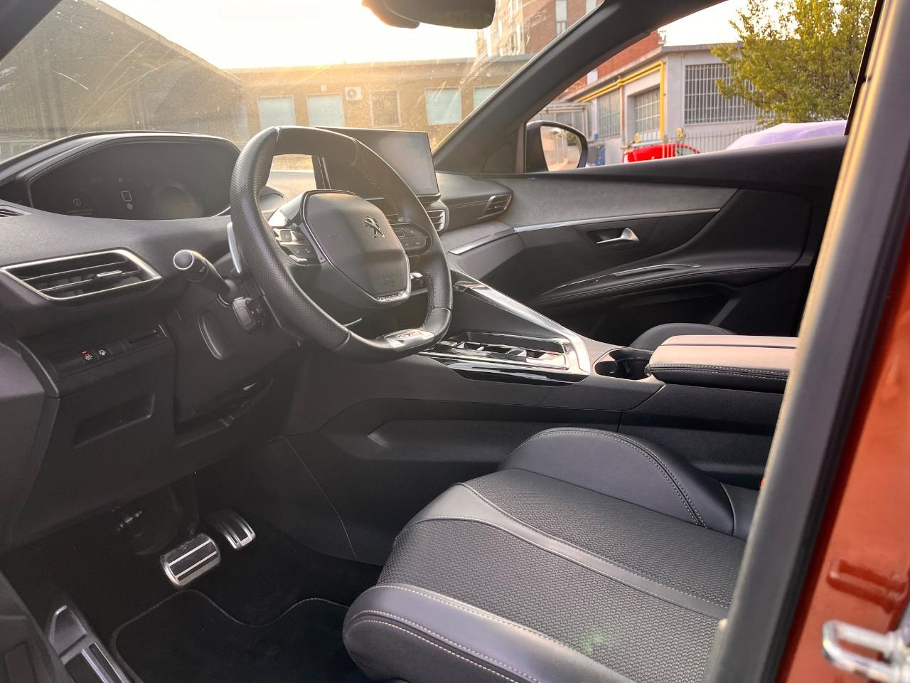 Peugeot 5008 5008 1.5 blueDHi 130cv EAT8 7 Posti