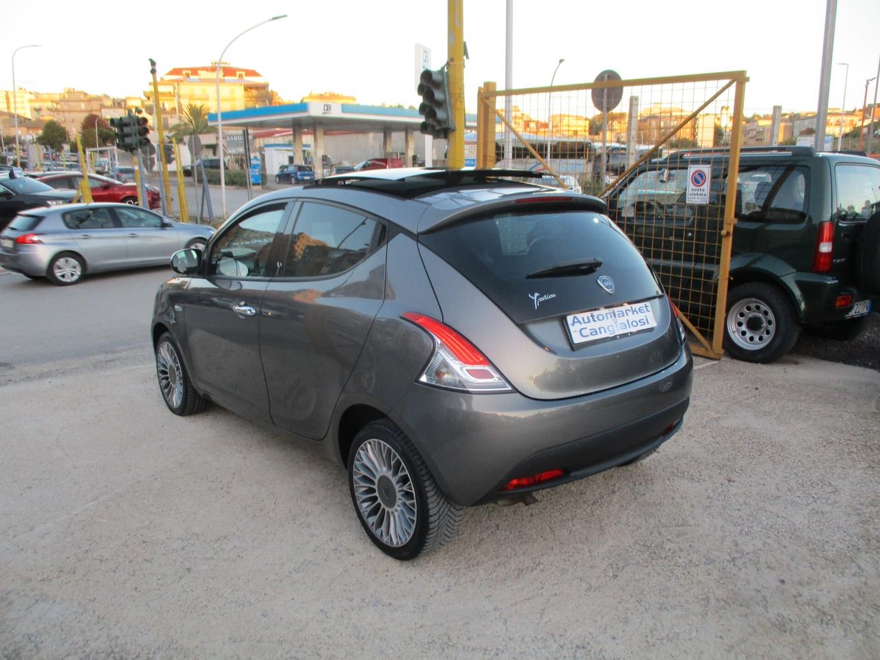 Lancia Ypsilon 1.3 MJT STRAFULL (TETTO APRIBILE)