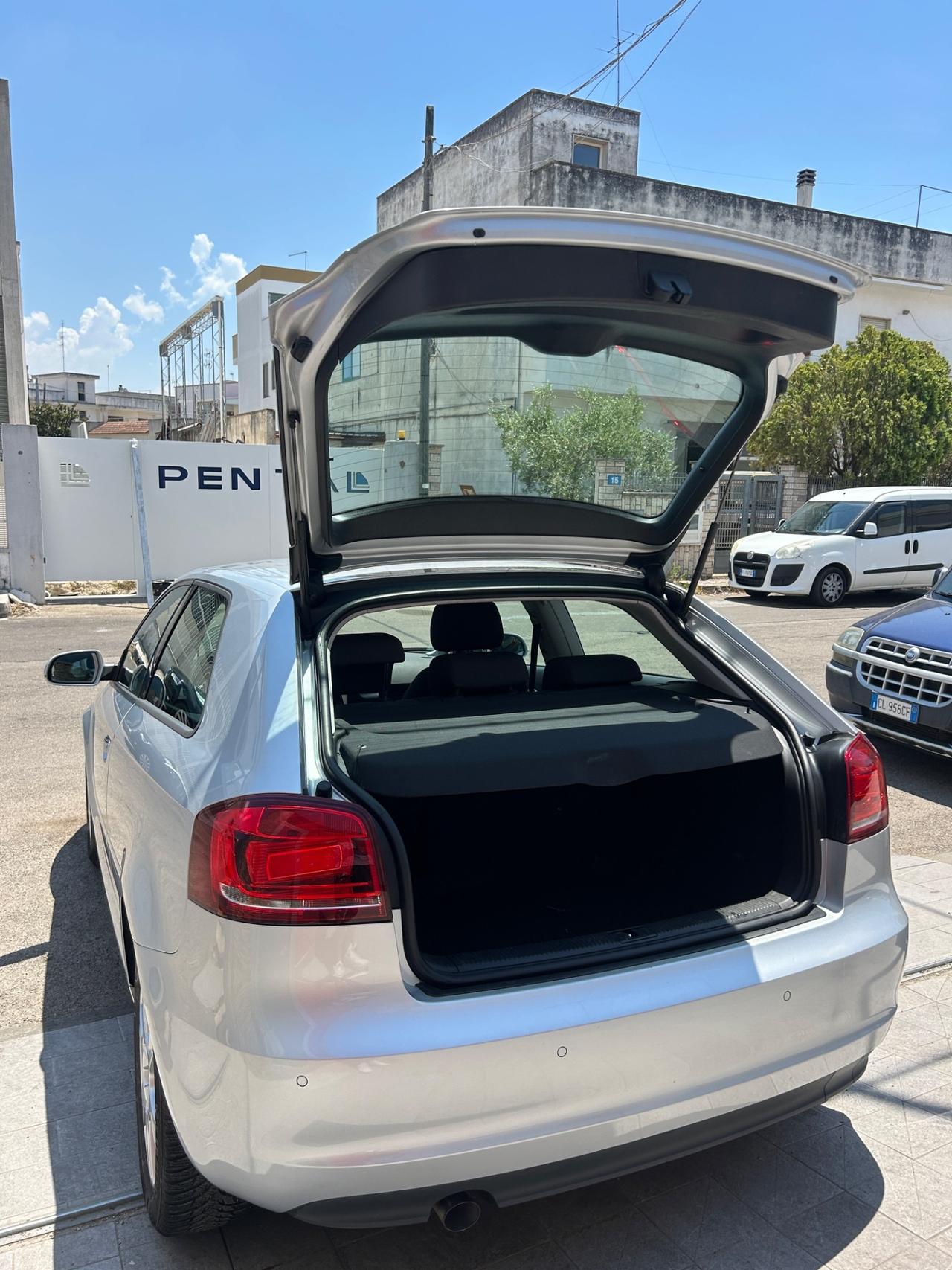 Audi A3 2.0 TDI 105 cv Attraction-2011/CLIMA