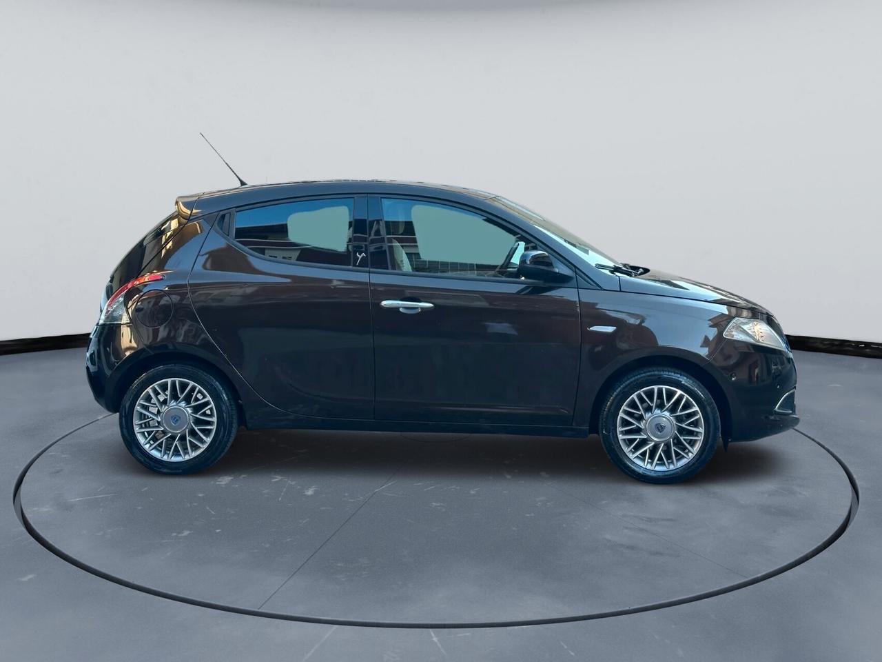 Lancia Ypsilon 1.2 69 CV 5 porte Platinum