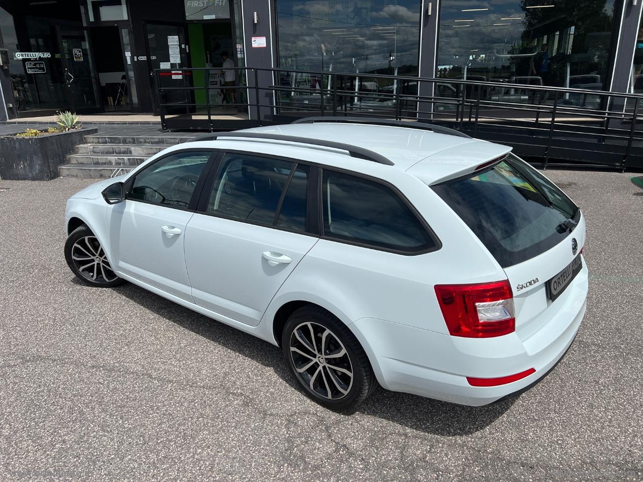 SKODA Octavia 1.4 TSI DSG Wagon Exec. G-Tec UNICO PROPRIETARIO