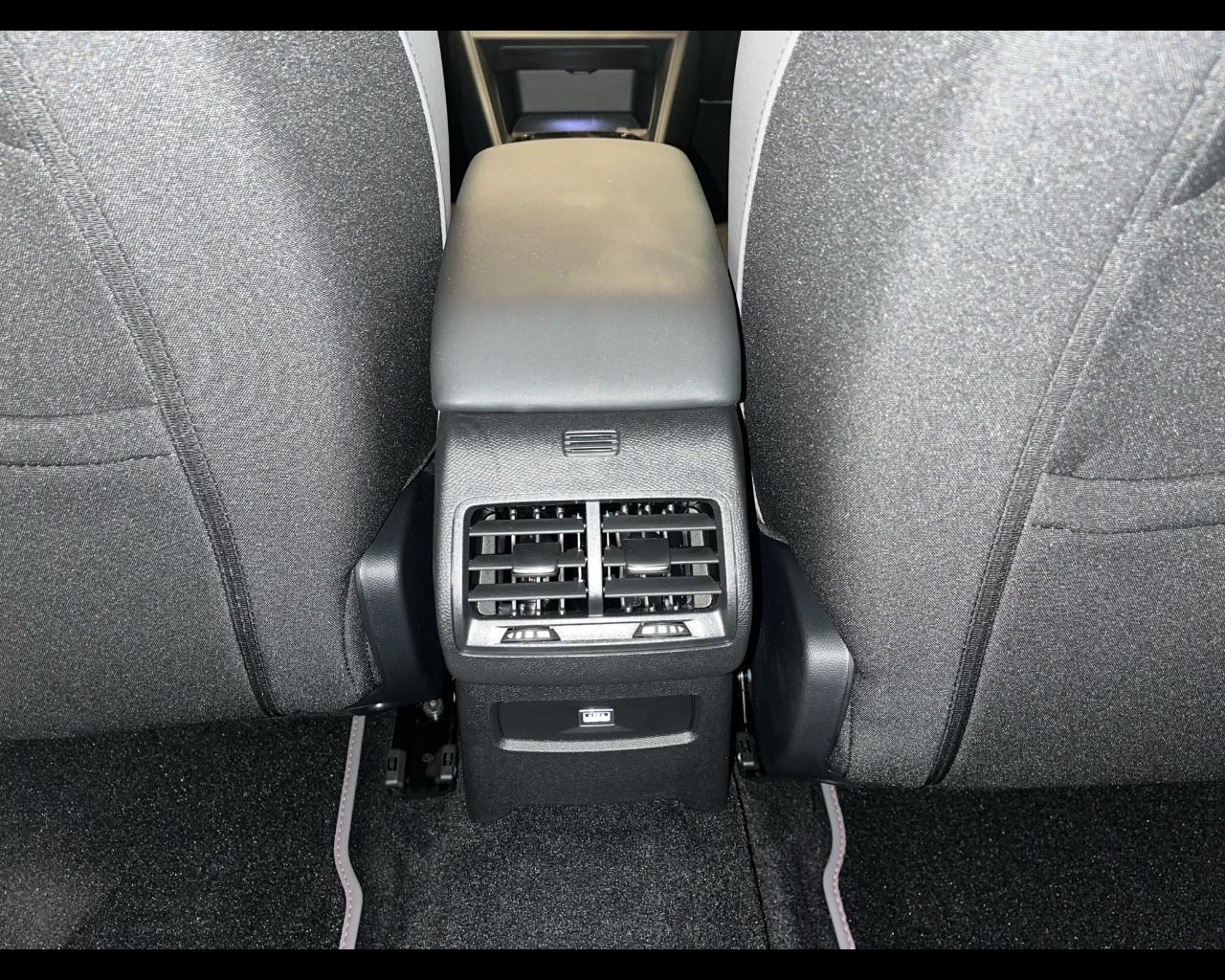 CITROEN C4 Hybrid 145 cv Automatico - COLLECTION