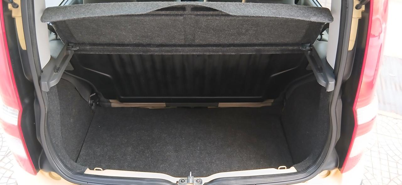 FIAT PANDA 1.2 EMOTION PARI AL NUOVO