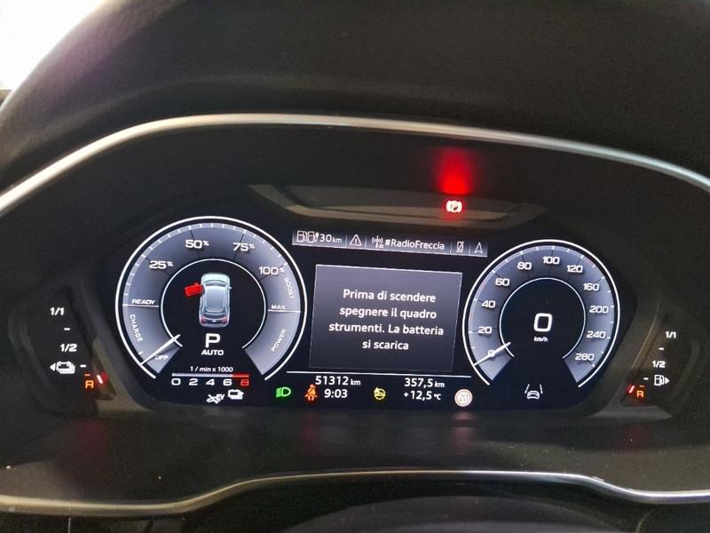 AUDI Q3 45 TFSI e S tronic Business