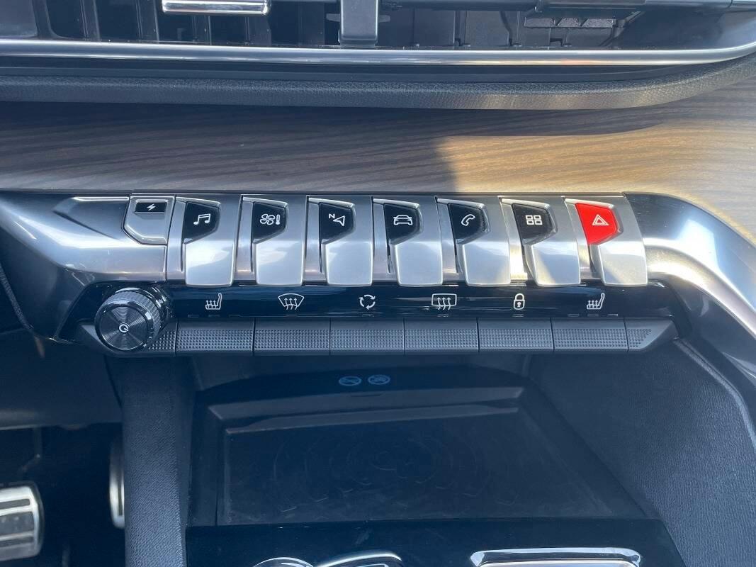 Peugeot 3008 II 1.6 hybrid4 phev GT Pack 300cv CON TETTO APRIBILE