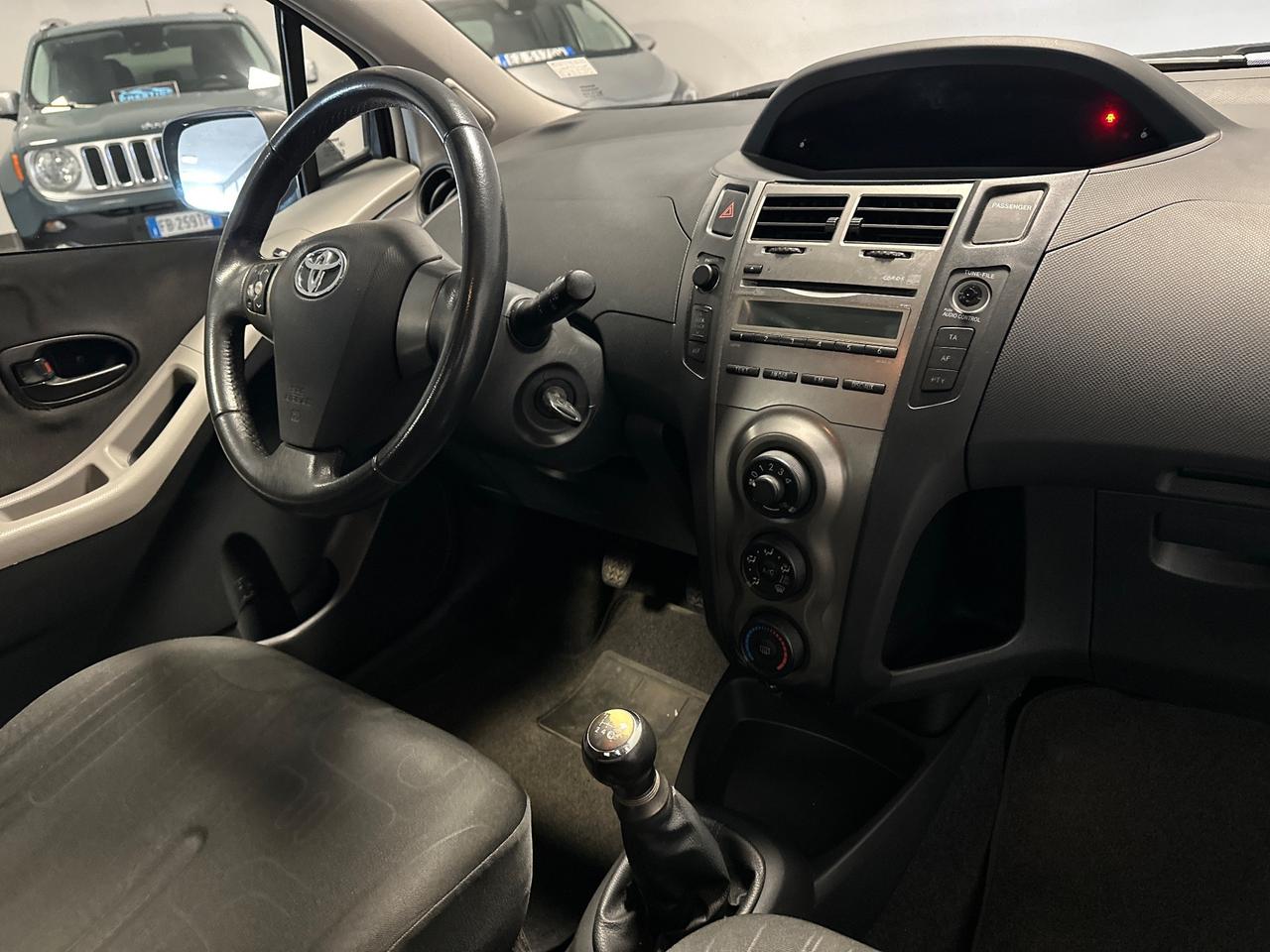 TOYOTA YARIS 1.0 NEOPATENTATI 69CV GARANZIA