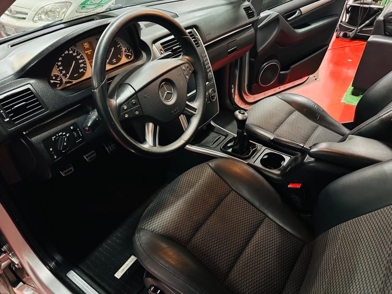 Mercedes-benz B 180 CDI 6Marce Premium Sport