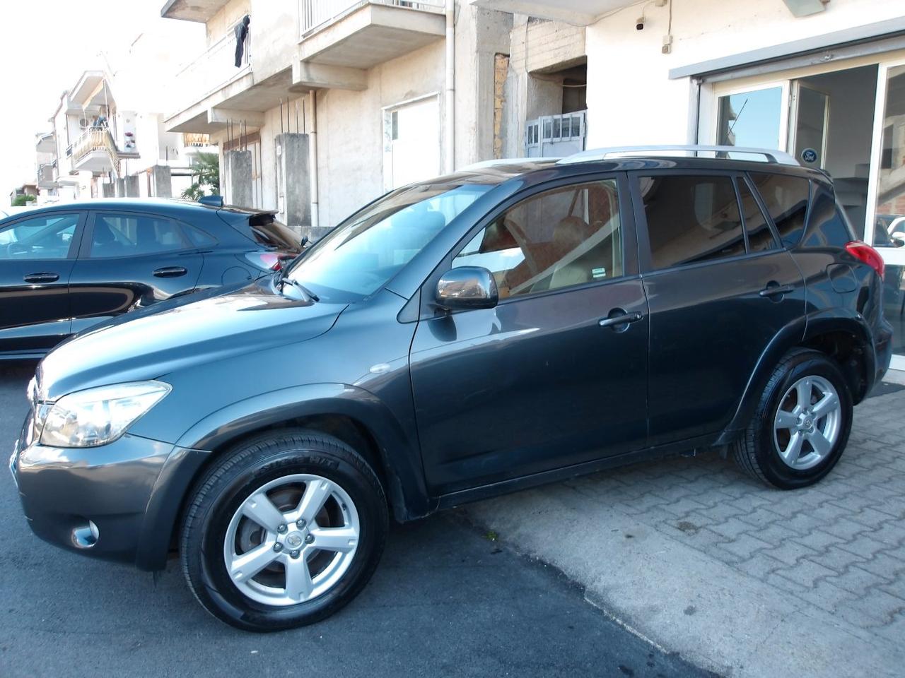 Toyota RAV4 5 Porte RAV4 2.2 d-4d Luxury 177cv