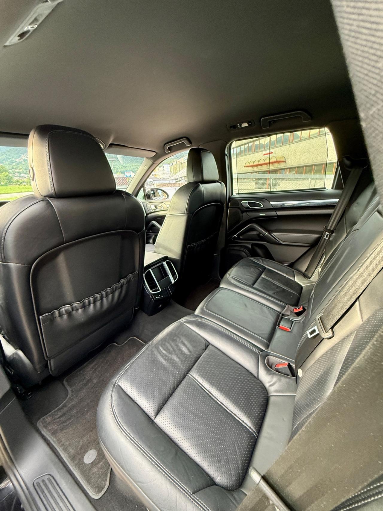 Porsche Cayenne 3.0 Diesel V6 SERVICE PORSCHE