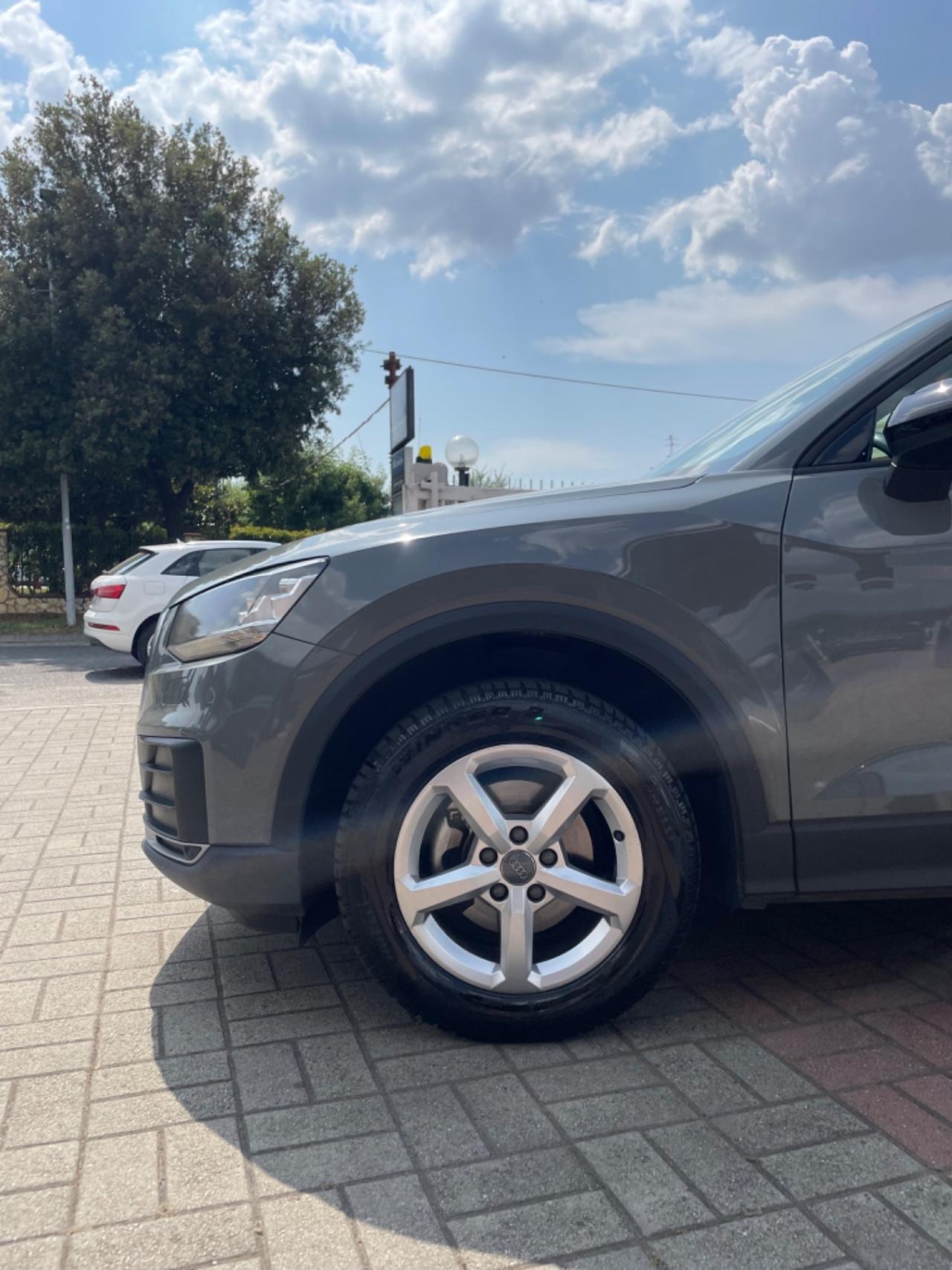 Audi Q2 35 TDI S tronic Business