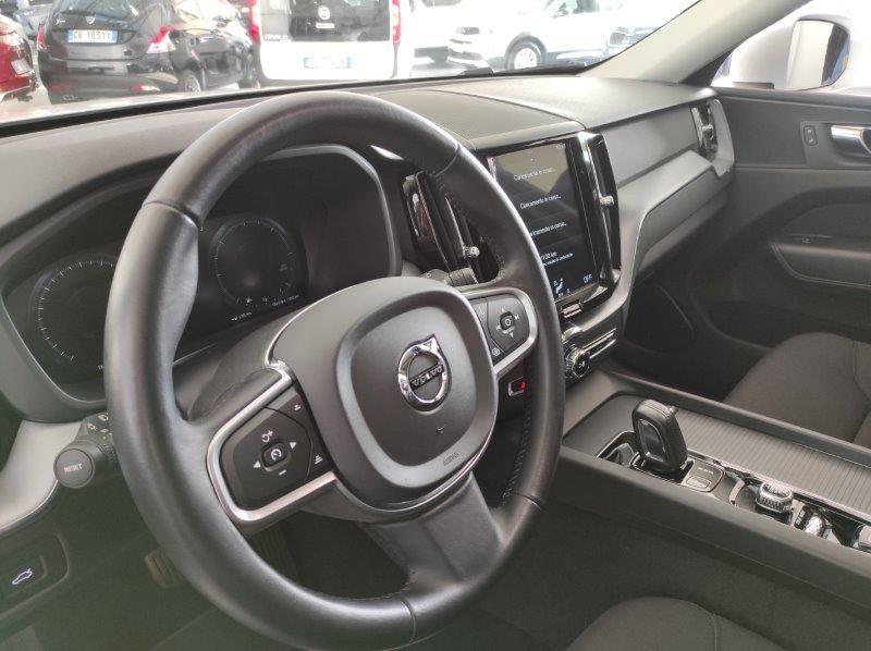 VOLVO XC60 B4 (d) AWD Geartronic Business Plus