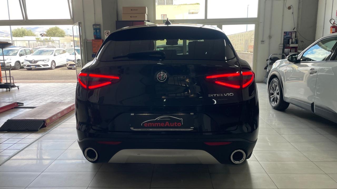 Alfa Romeo Stelvio 2.2 Turbodiesel 180 CV AT8 RWD Executive