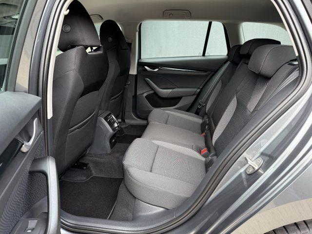 SKODA Octavia 2.0 TDI DSG Selection LED ACC DAB+ Smart Link
