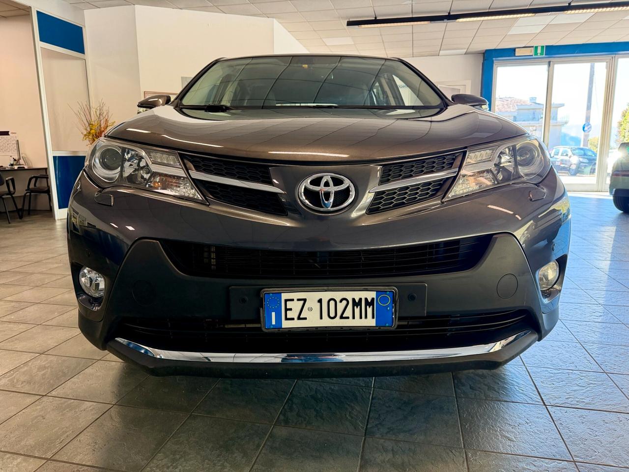 Toyota RAV 4 RAV4 2.2 D-CAT 4X4 CAMBIO AUTOMATICO GANCIO TRAINO WHITE EDITION