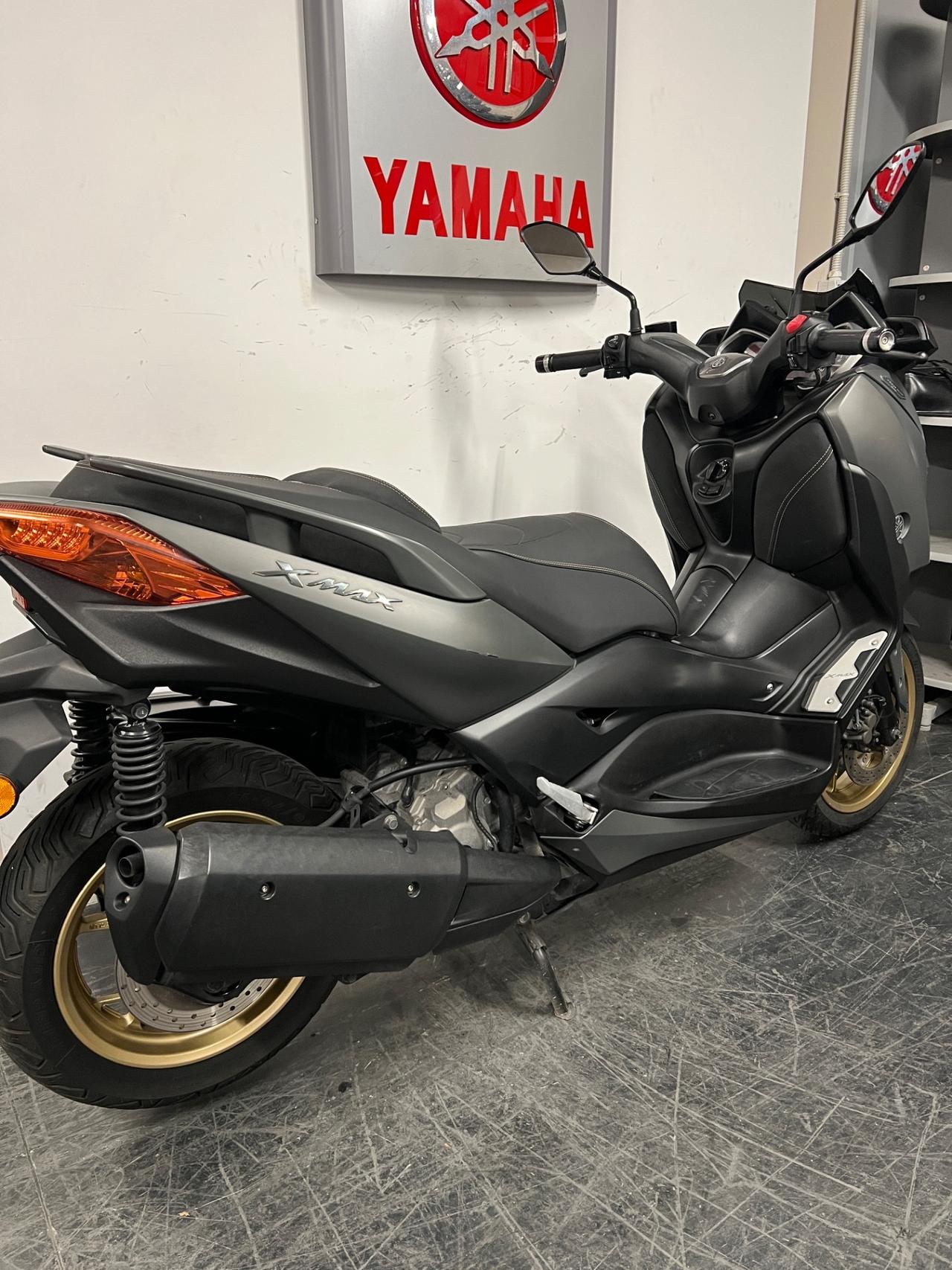Yamaha X-Max 300 tech max