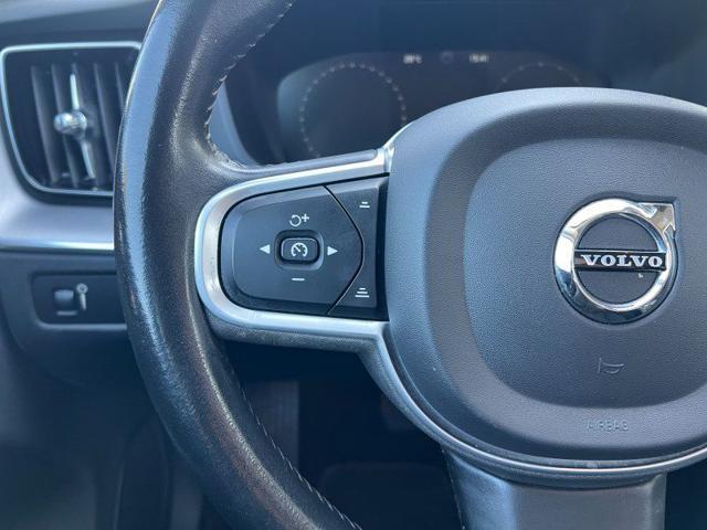 VOLVO XC60 B4 (d) AWD Geartronic Business Plus