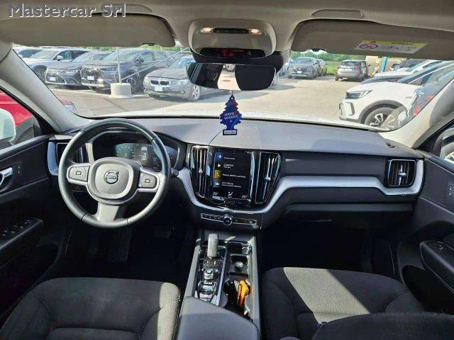 VOLVO XC60 XC60 II 2018 2.0 b4 Momentum Pro awd auto -GE944CR