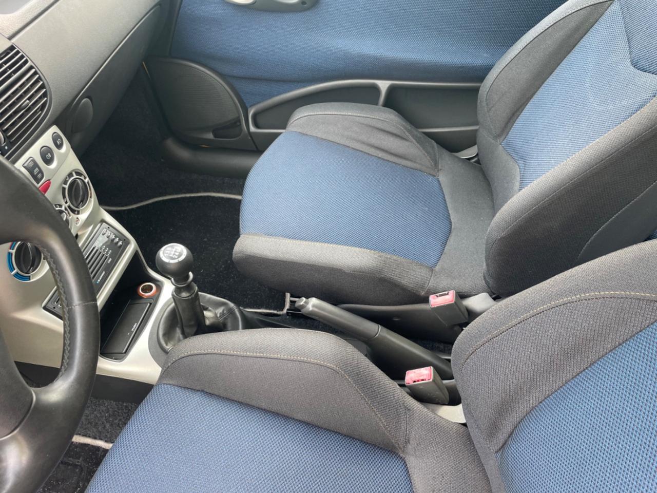 Fiat Punto 1.2i 16V cat 3 porte Sporting NEOPATENTATI