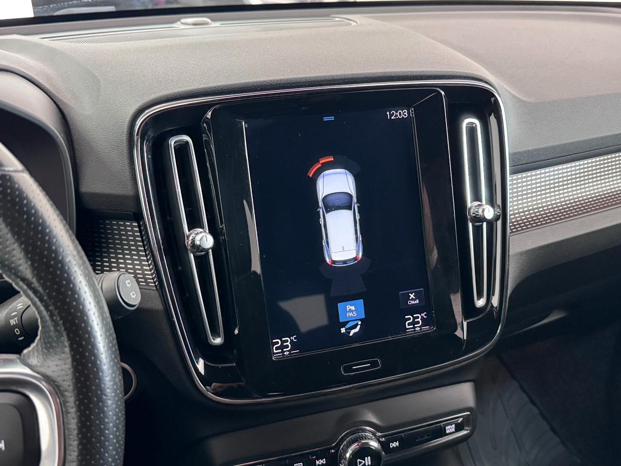 VOLVO XC40 2.0D 190cv GEARTRONIC 4WD R-DESIGN